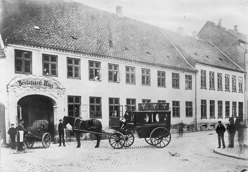 Fil:Helligkorsgade 1 B3136.jpg