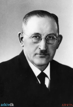 B80348 Hans Bygvraa ca 1940.png