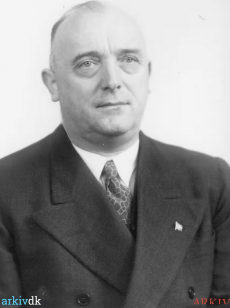 Fil:B9472 Slagtermester N J Kloster 1940 - fotograf Knudsen og Jochumsen.png