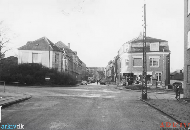 Fil:B2504 Hollændervej 1960erne.png